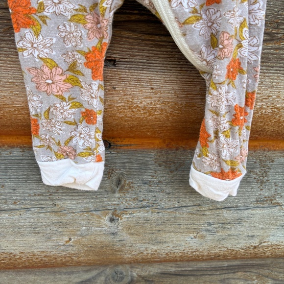 Milkbarn zippered one piece size 3-6 months in retro floral print - Picture 4 of 5